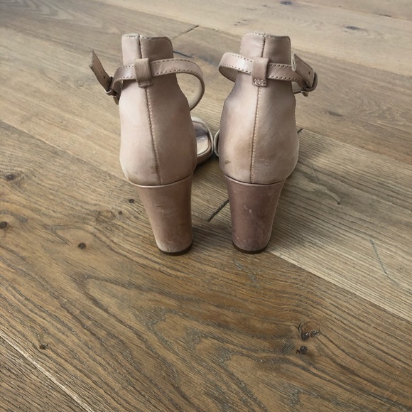 Vince Camuto Corlina heel in nude 👡 - Picture 2 of 2